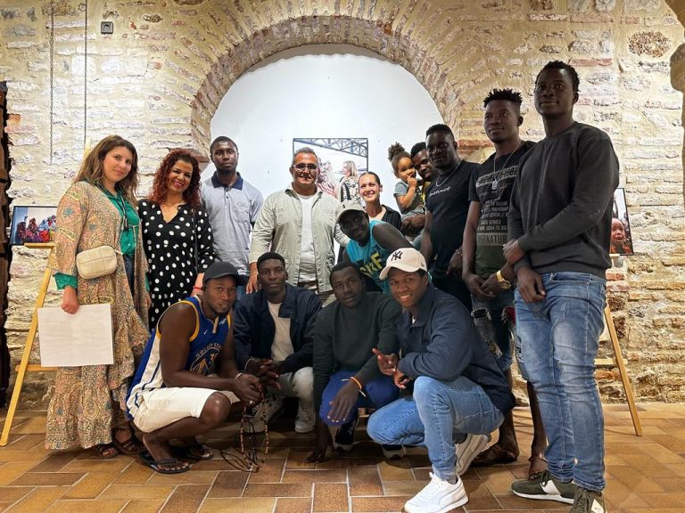 La Redondela acoge un Encuentro Intercultural entre la comunidad onubense y la africana