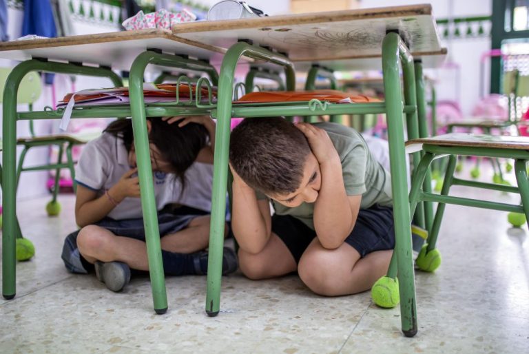<strong>Un colegio onubense realiza con éxito el primer simulacro de evacuación por tsunami</strong>