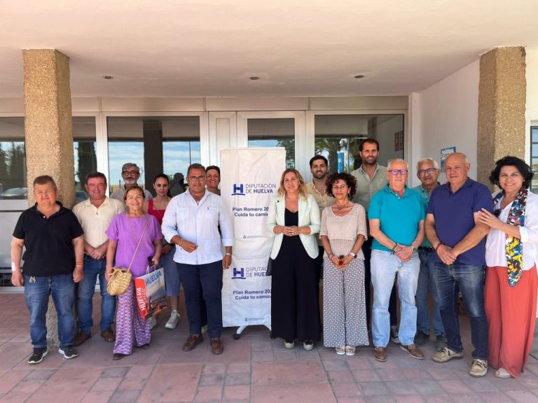 <strong>Diputación de Huelva entrega a las Hermandades 25.000 sacos de basura y 69 cubas para cuidar los caminos</strong>