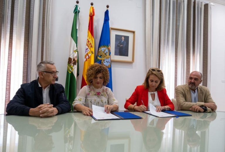 Diputación de Huelva y UGT firman un acuerdo para luchar contra el acoso laboral en la administración pública