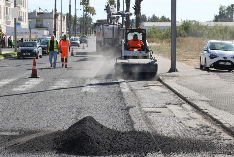 Cartaya prosigue los trabajos de asfaltado con la tercera fase de actuación