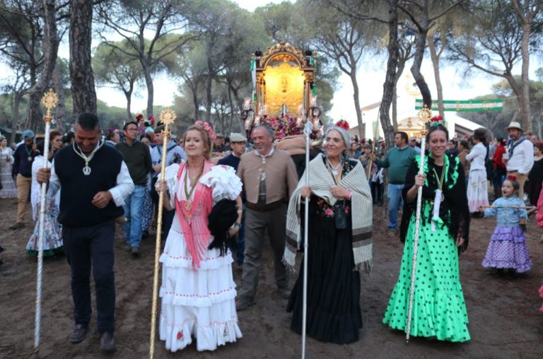 <strong>La familia Moreno Revuelta paga 11.200 euros por la Vara de San Isidro en Cartaya</strong>