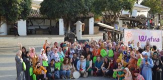 7 empresarias de Astarté de Diputación de Huelva comparten su experiencia con casi 100 temporeras marroquíes