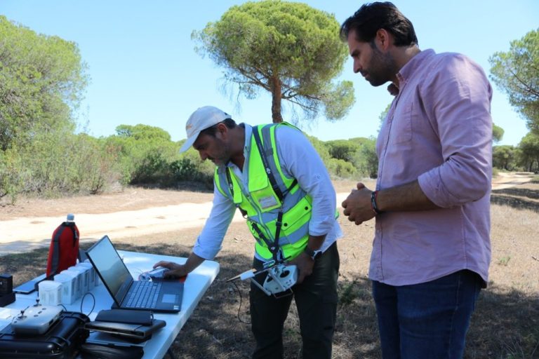 Cartaya adelanta este año la vigilancia con drones del pinar para prevenir incendios forestales