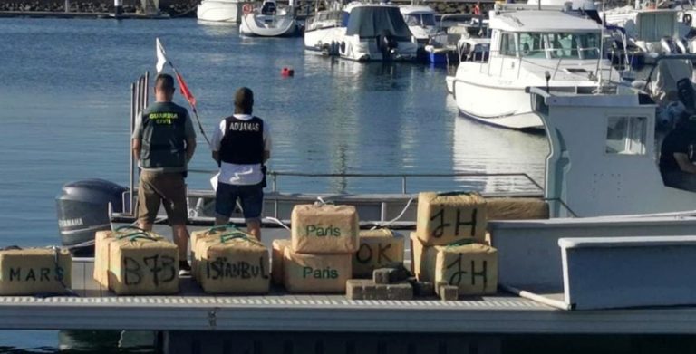 Hallan en Isla Cristina 1.000 kilos de hachís en el doble fondo de un barco que simulaba dedicarse al trasmallo