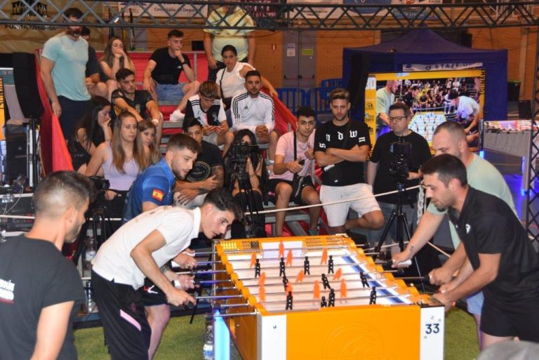 <strong>Las parejas Los García y Rocío-Rocío ganan el Mundial de Futbolín de Punta Umbría</strong>