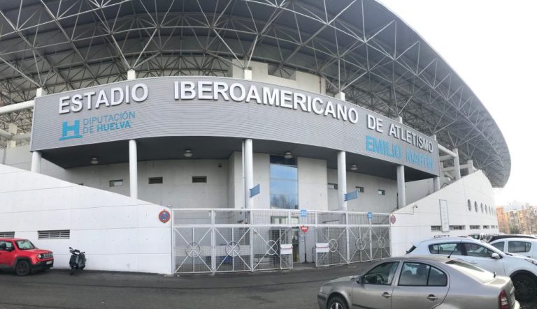 La gimnasta Marta Fernández y la atleta Laura García Caro, algunas de las deportistas subvencionadas por Diputación