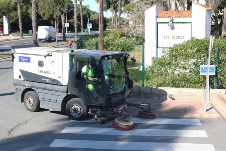 Cartaya amplía los medios técnicos y humanos del servicio de limpieza viaria y playas