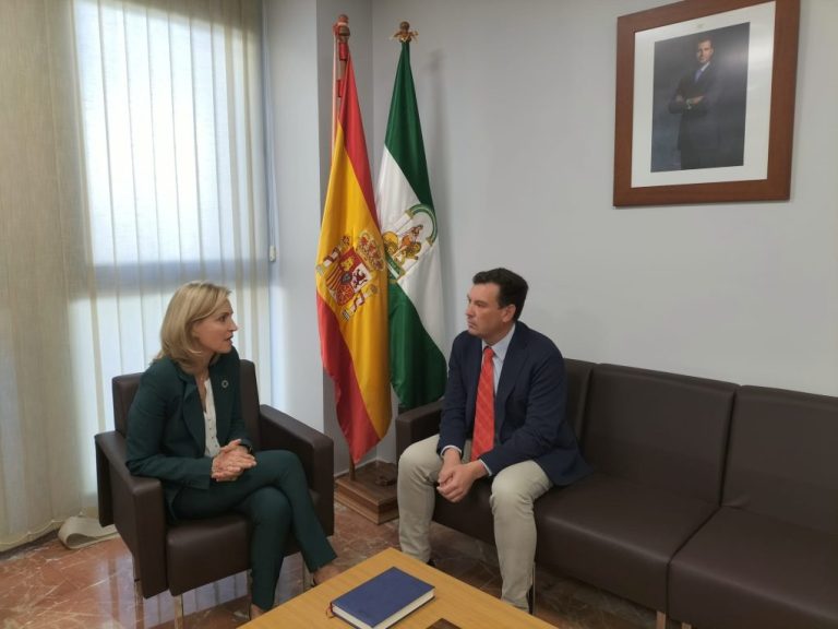 <strong>El presidente del Puerto de Huelva mantiene un encuentro institucional con la subdelegada del Gobierno</strong>