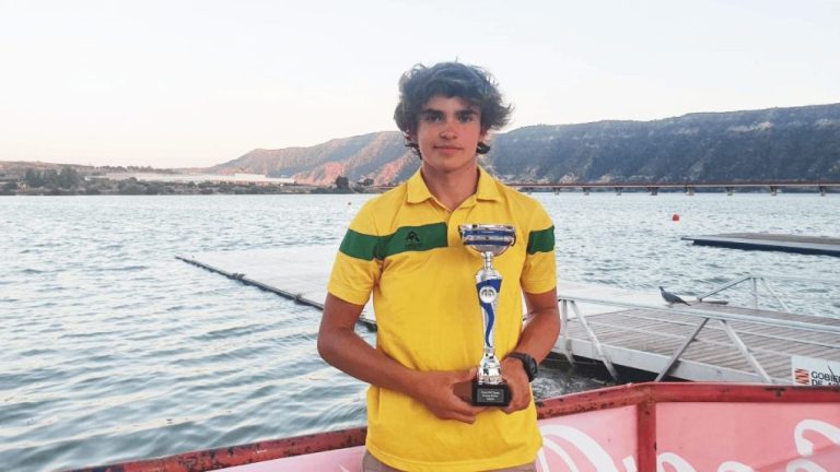 Triunfos y Resiliencia: Rodrigo López domina en el Cinca con su paddle surf