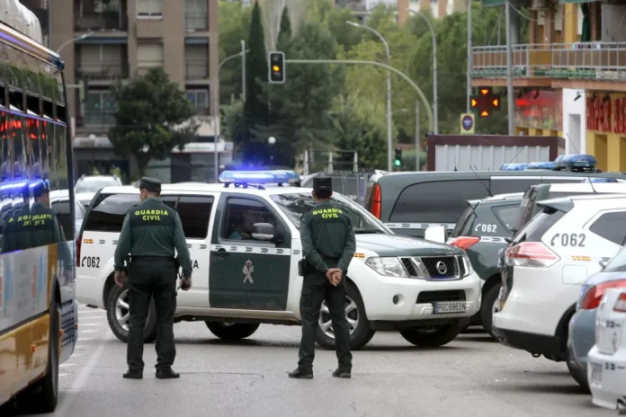 Un conductor da positivo en alcohol y drogas tras ser interceptado por la Guardia Civil mientras circulaba en sentido contrario por la autovía A-483