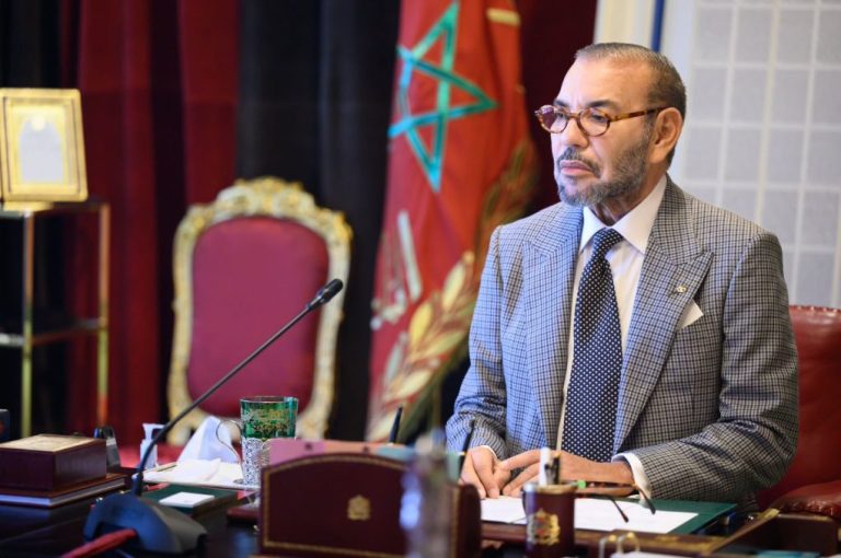 Su Majestad el Rey Mohammed VI preside una sesión de trabajo destinada al programa de reconstrucción y mejora general de las regiones siniestradas por el seísmo