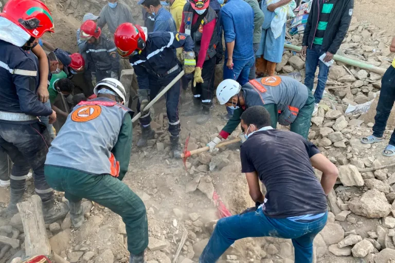 Terremoto de Marruecos: 2.862 muertos y 2.562 heridos tras siete réplicas de entre 3,4 y 4,1 grados.