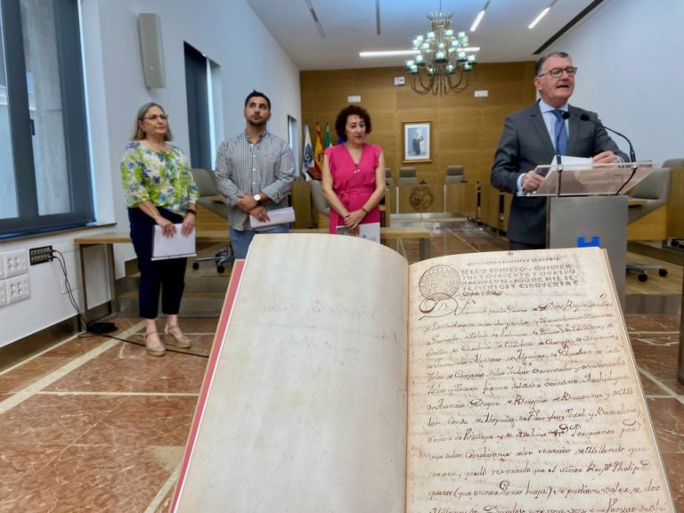 La Diputación publica la edición fascímil del Privilegio de Villazgo de Linares de la Sierra, del año 1754
