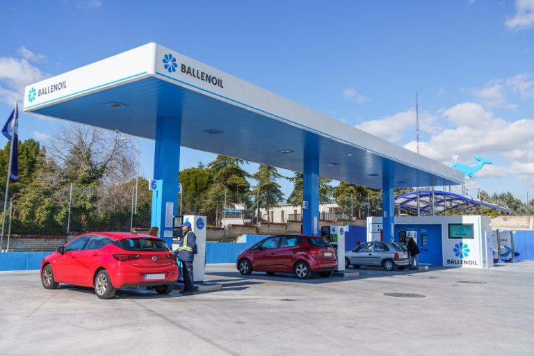 Cepsa alcanza un acuerdo para adquirir la red de estaciones de servicio de Ballenoil