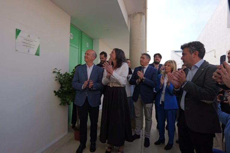 La Consejera de Inclusión Social y el Alcalde de Lepe inauguran la Residencia para Temporeros «Ubuntu»
