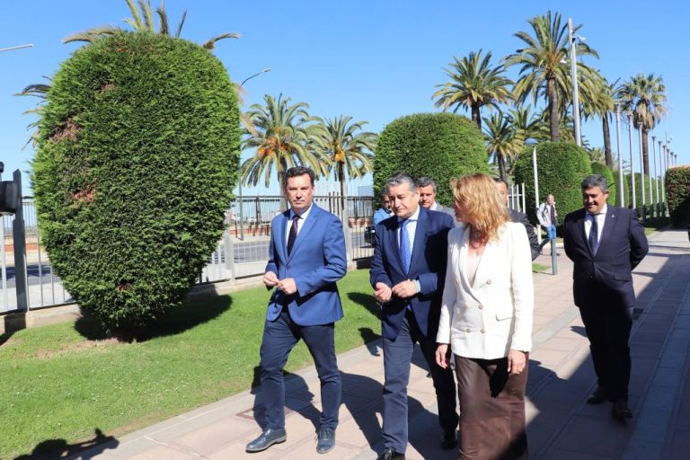 El Puerto de Huelva y la Junta de Andalucía firman un convenio de coordinación integrada de los servicios de emergencias portuarios y el sistema de Emergencias 112-Andalucía