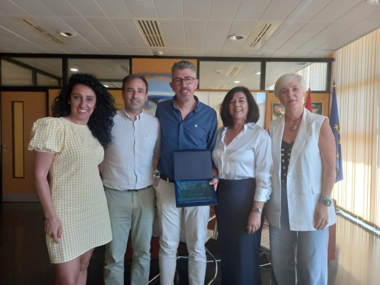 El CEIP Nuevo Ensanche Sur premiado en elcertamen del Empleado Público del año deHuelva