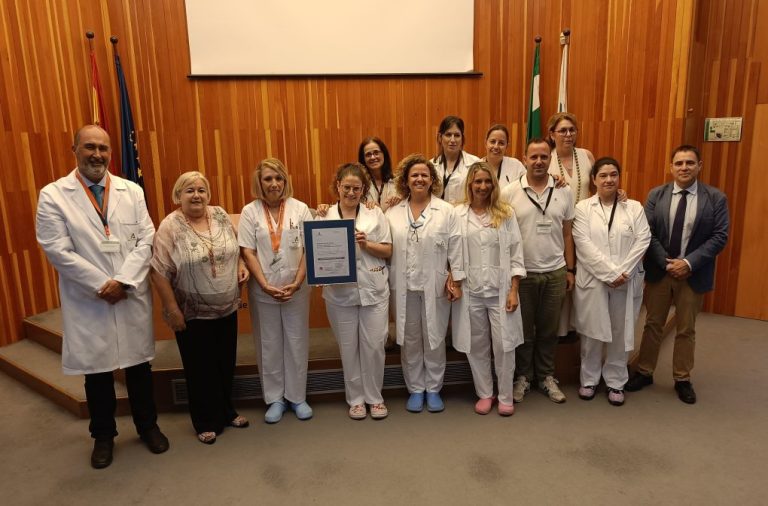 La Unidad de Medicina Preventiva del Hospital Universitario Juan Ramón Jiménez recibe la certificación ‘Óptima’ de calidad