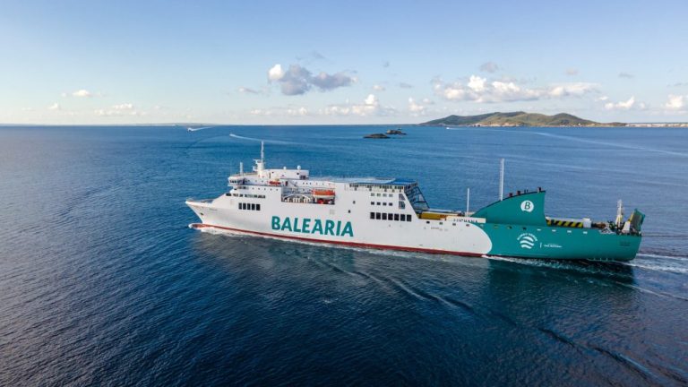 Baleària y Fred. Olsen Express comienzan su cuarto servicio semanal durante el verano entre los puertos de Huelva y Canarias