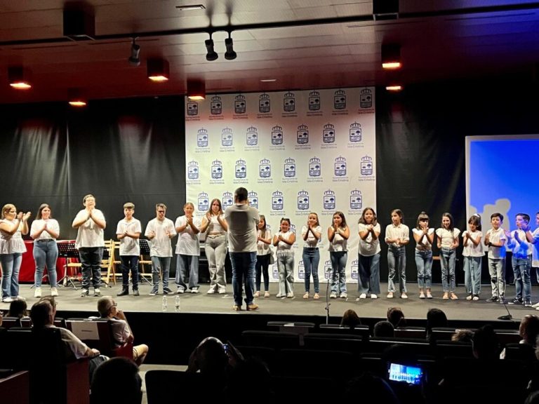 La escuela municipal de Carnaval de Isla Cristina  ‘Alonso Rodríguez Hachero’ clausura el curso 2023-2024