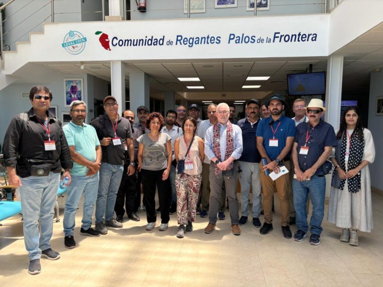 La CR Palos recibe a un grupo de profesionales de Pakistán para aprender prácticas agrícolas sostenibles