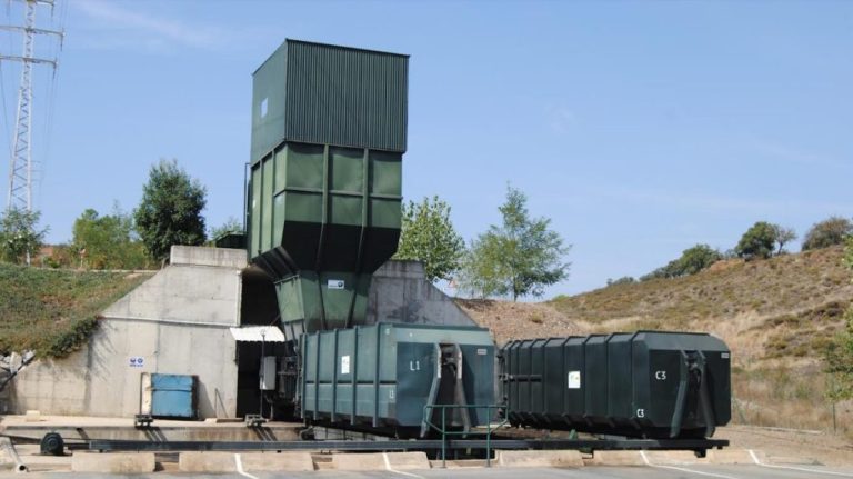 Las estaciones de transferencia de residuos de Linares de la Sierra y el Campillo mejorarán sus instalaciones