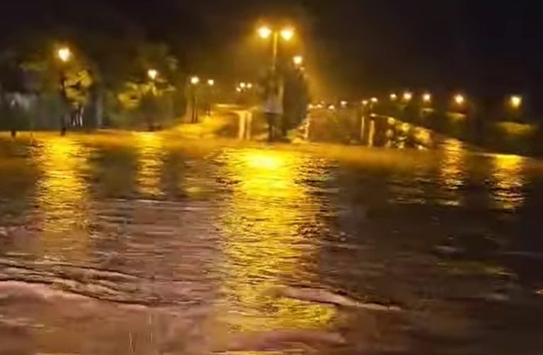 Protección Civil y Emergencias mantiene la alerta por lluvias muy fuertes a torrenciales en los litorales mediterráneos y de Andalucía occidental hasta el viernes día 15