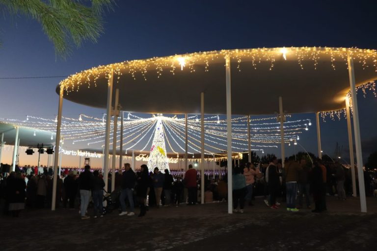 El Puerto de Huelva inaugura el día 4 de diciembre su alumbrado navideño con coros de villancicos y chocolatada solidaria