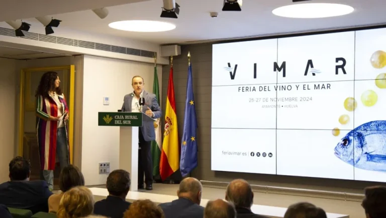 La III Feria del Vino y el Mar (VIMAR) de Ayamonte, exhibe su potencial turístico y gastronómico en su presentación en Andalucía