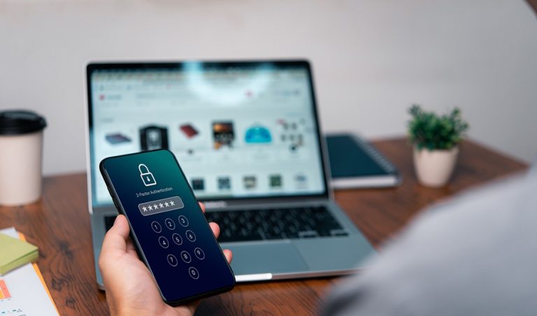 Las compras online nunca deben realizarse bajo conexión a wifi públicas, según la Dirección General de Consumo de la Junta