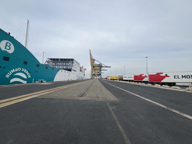 El Puerto de Huelva y Puertos de Tenerife impulsan un corredor marítimo verde entre Huelva y Tenerife