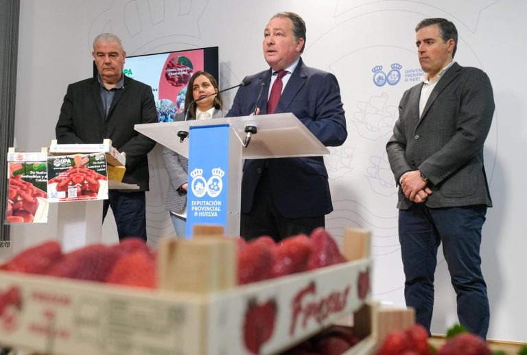 El presidente de la Diputación se traslada a Bruselas para participar hoy en el reparto de fresas en el Parlamento europeo