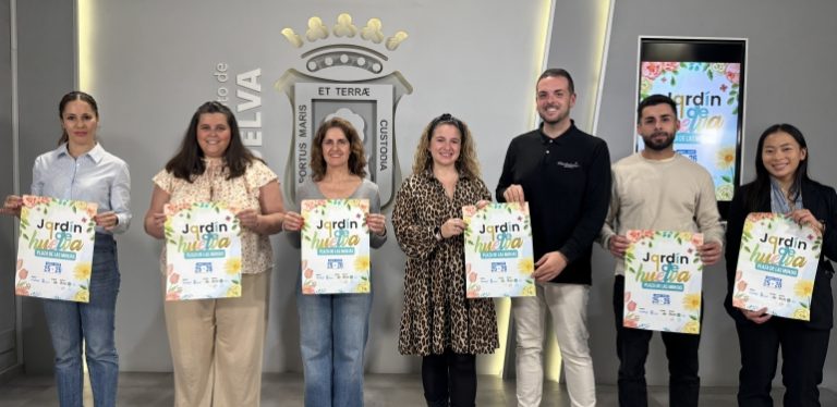 La Plaza de las Monjas de Huelva se llena hoy de flores en un evento en el que participan distintas floristerías