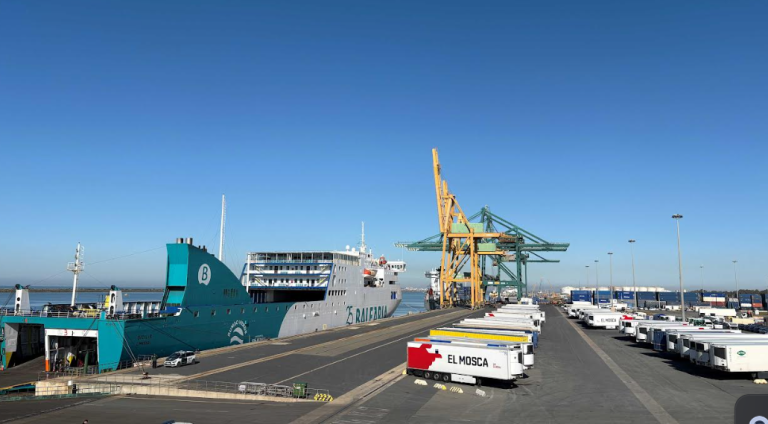 El Puerto de Huelva lidera la innovación en inteligencia artificial portuaria tras promover un sensor de niebla y la transcripción automática de comunicaciones de radio