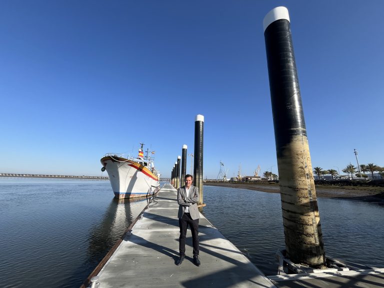 La Lonja del Puerto de Huelva abre un nuevo pantalán de atraque de 96 metros