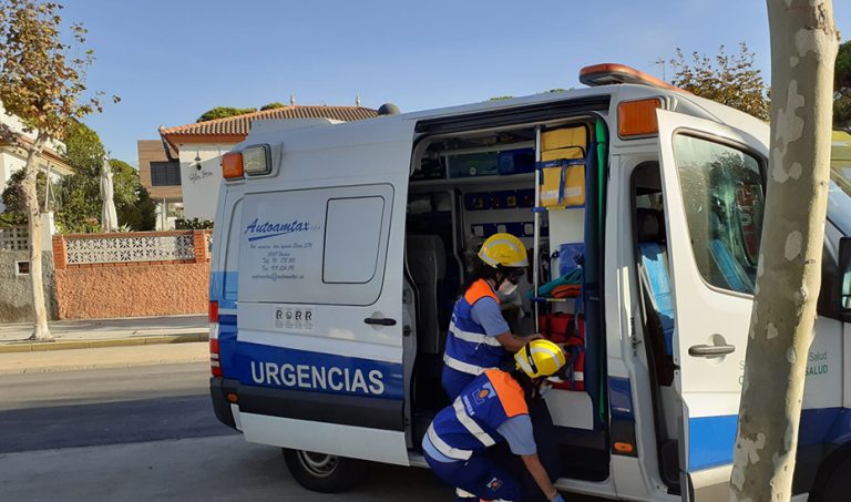 Heridas cinco personas tras la colisión entre dos vehículos en Cartaya