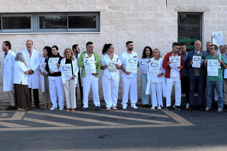 Nueva agresión de un paciente a un médico en el Hospital Juan Ramón Jiménez