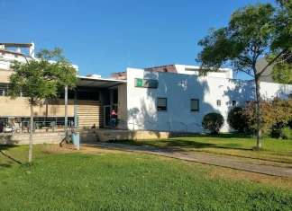 Intentan agredir a un médico con un cuchillo en Isla Cristina