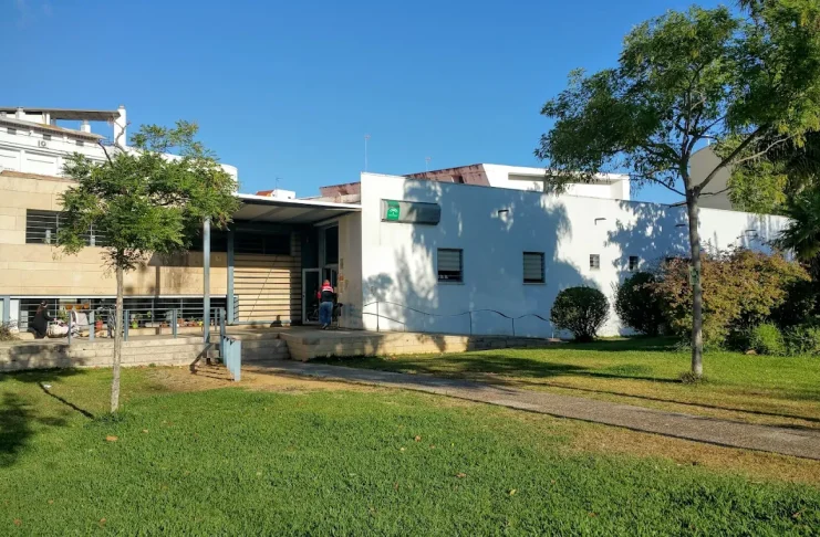 Intentan agredir a un médico con un cuchillo en Isla Cristina