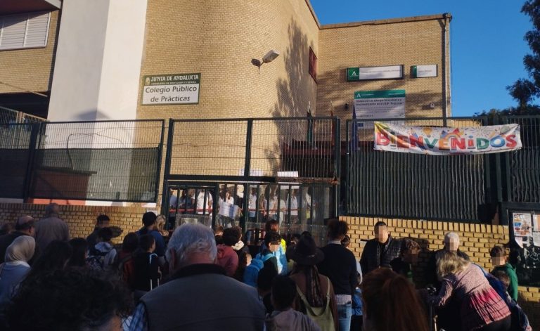 Indignación en el CEIP Prácticas por la agresión de un familiar a una profesora