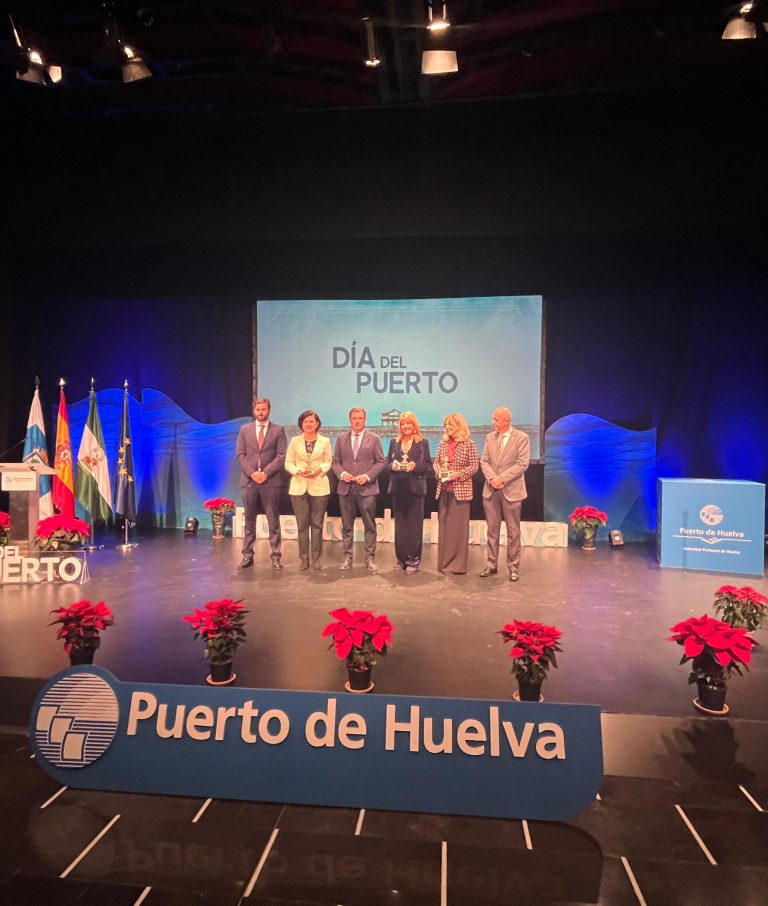 El Puerto de Huelva celebra su día con menciones especiales al Ayuntamiento, Atlantic Copper y AECC