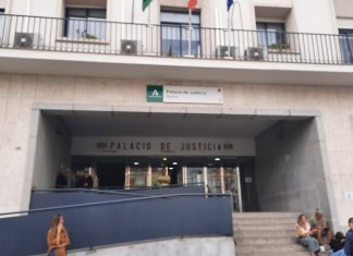 Tres años y medio de prisión para el acusado de amenazar con un cuchillo a un médico en Isla Cristina