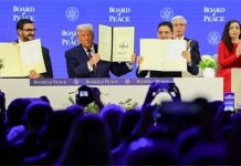 El ministro de Asuntos Exteriores, Nasser Bourita, firma en Davos la Carta constitutiva del Consejo de Paz