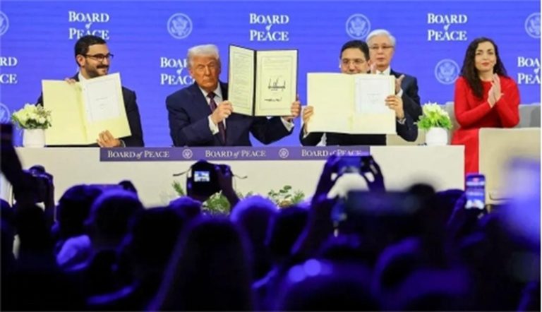 El ministro de Asuntos Exteriores, Nasser Bourita, firma en Davos la Carta constitutiva del Consejo de Paz