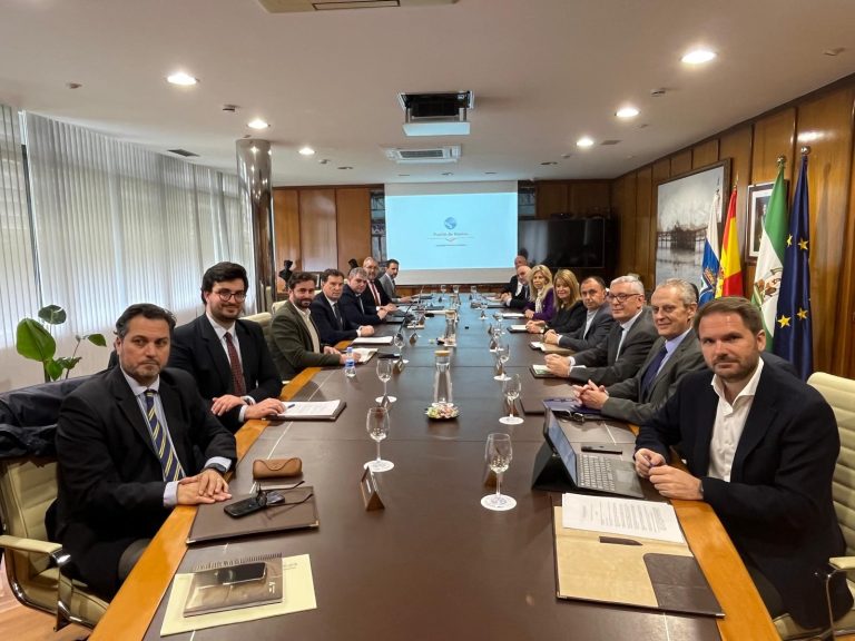 El Puerto de Huelva aborda más de una veintena de concesiones y autorizaciones administrativas