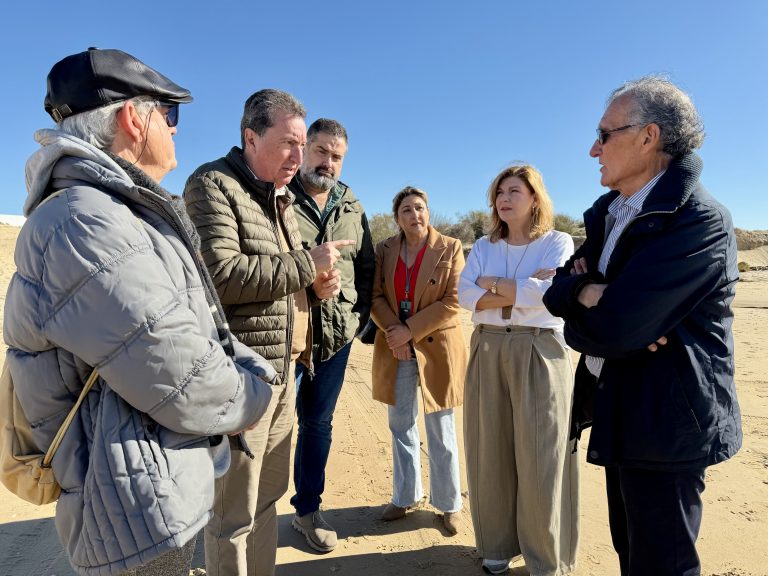 El PP lleva al Parlamento andaluz la regresión de las playas del litoral onubense