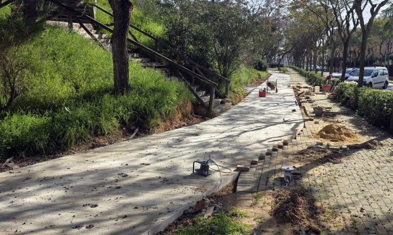 Islantilla ultima las obras del carril bici entre Urbasur y La Antilla