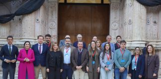 El Parlamento reclama al Gobierno de España una solución definitiva a la regresión de las playas onubenses