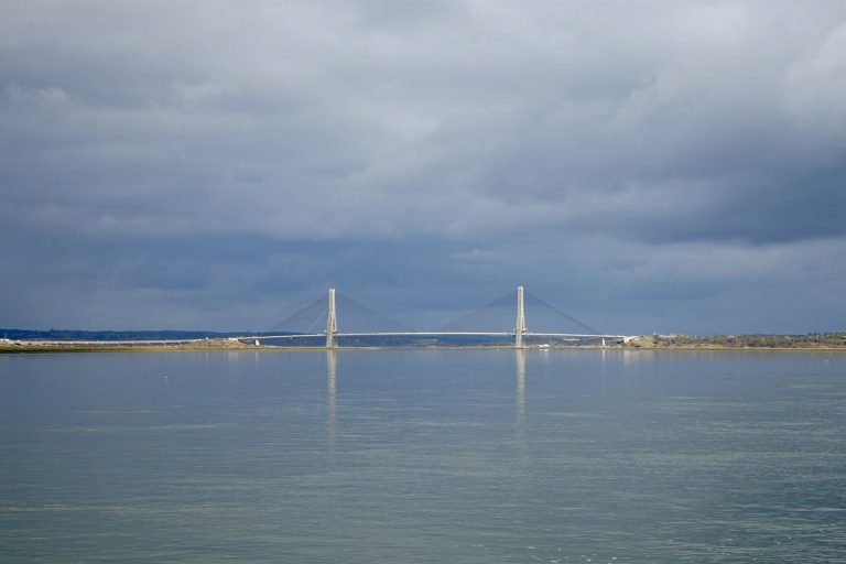 Desalojados unos 200 vecinos de Ayamonte por la subida del Guadiana